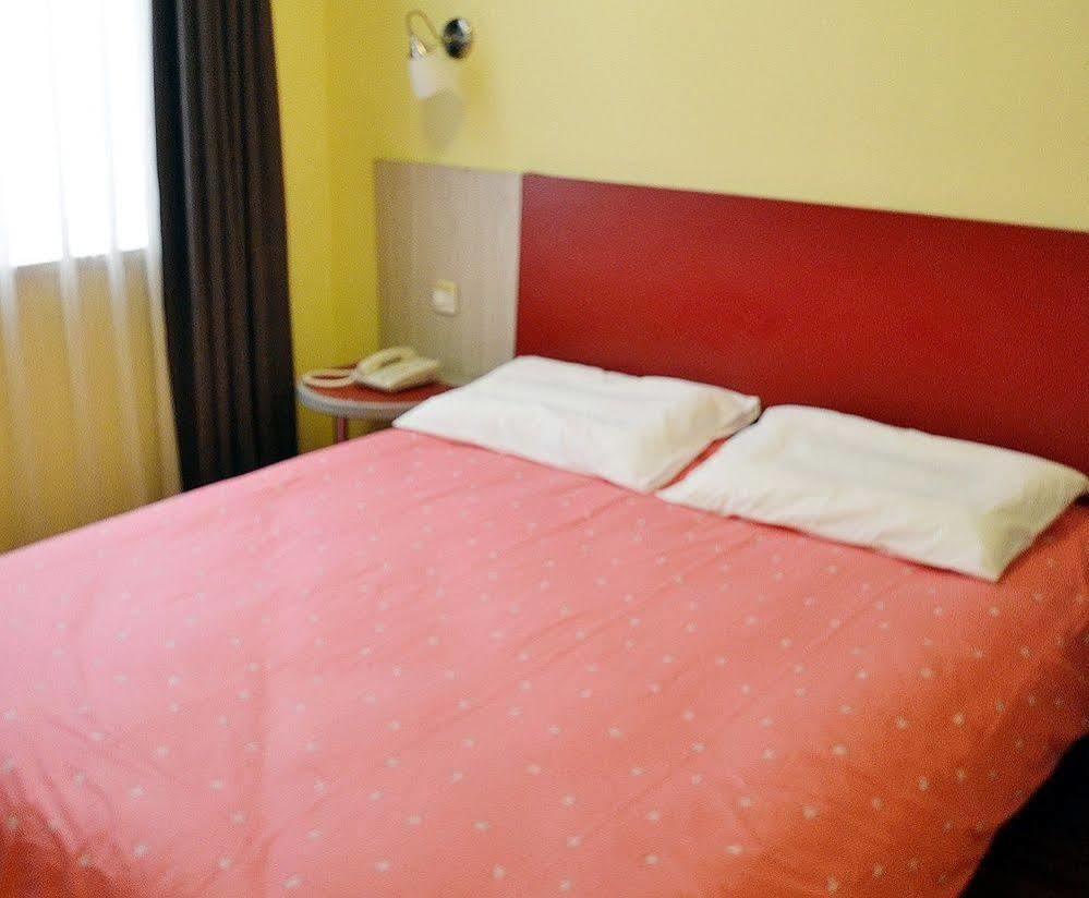 Home Inn Shanghai Century Park Esterno foto