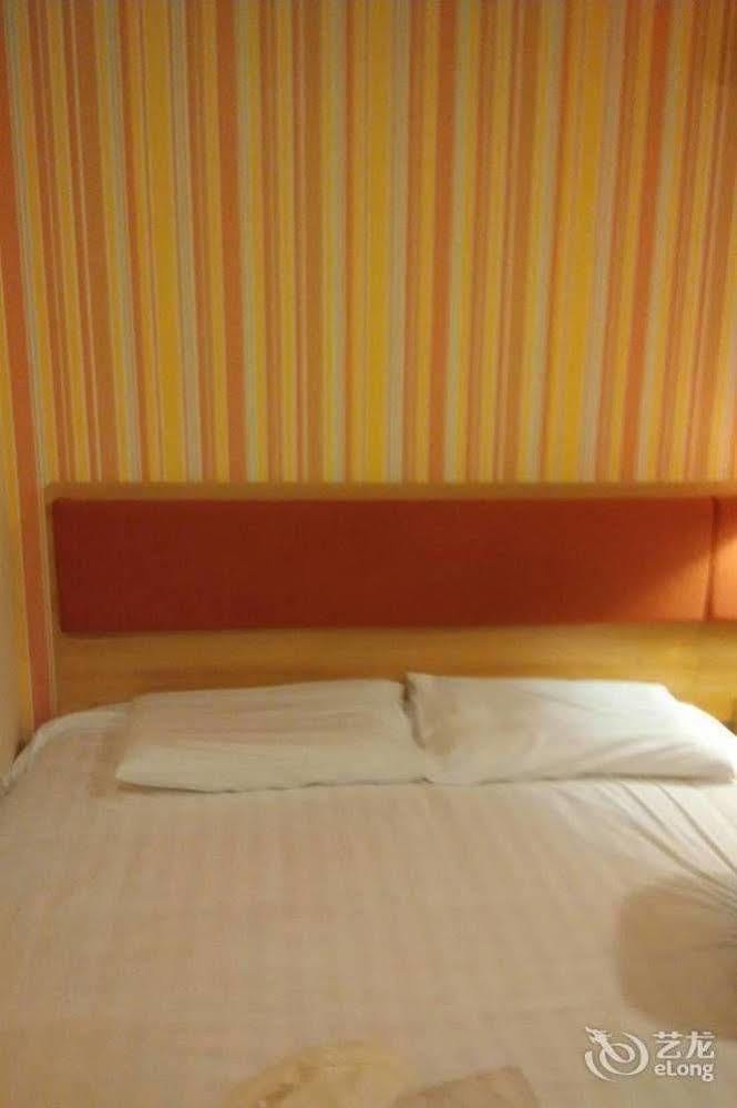 Home Inn Shanghai Century Park Esterno foto
