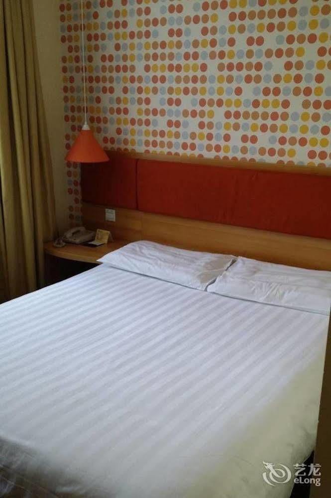 Home Inn Shanghai Century Park Esterno foto