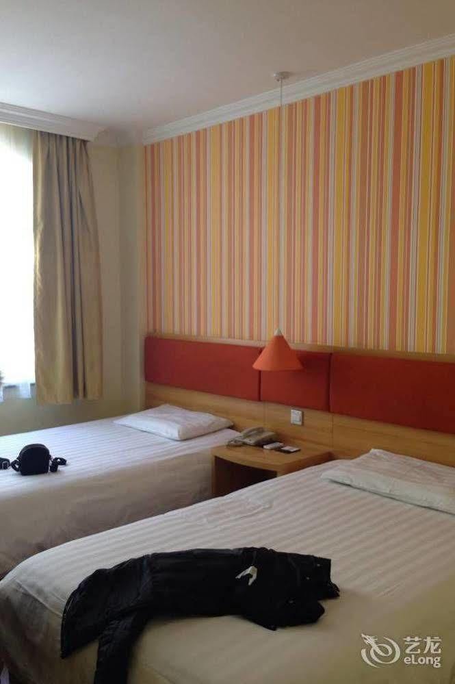 Home Inn Shanghai Century Park Esterno foto