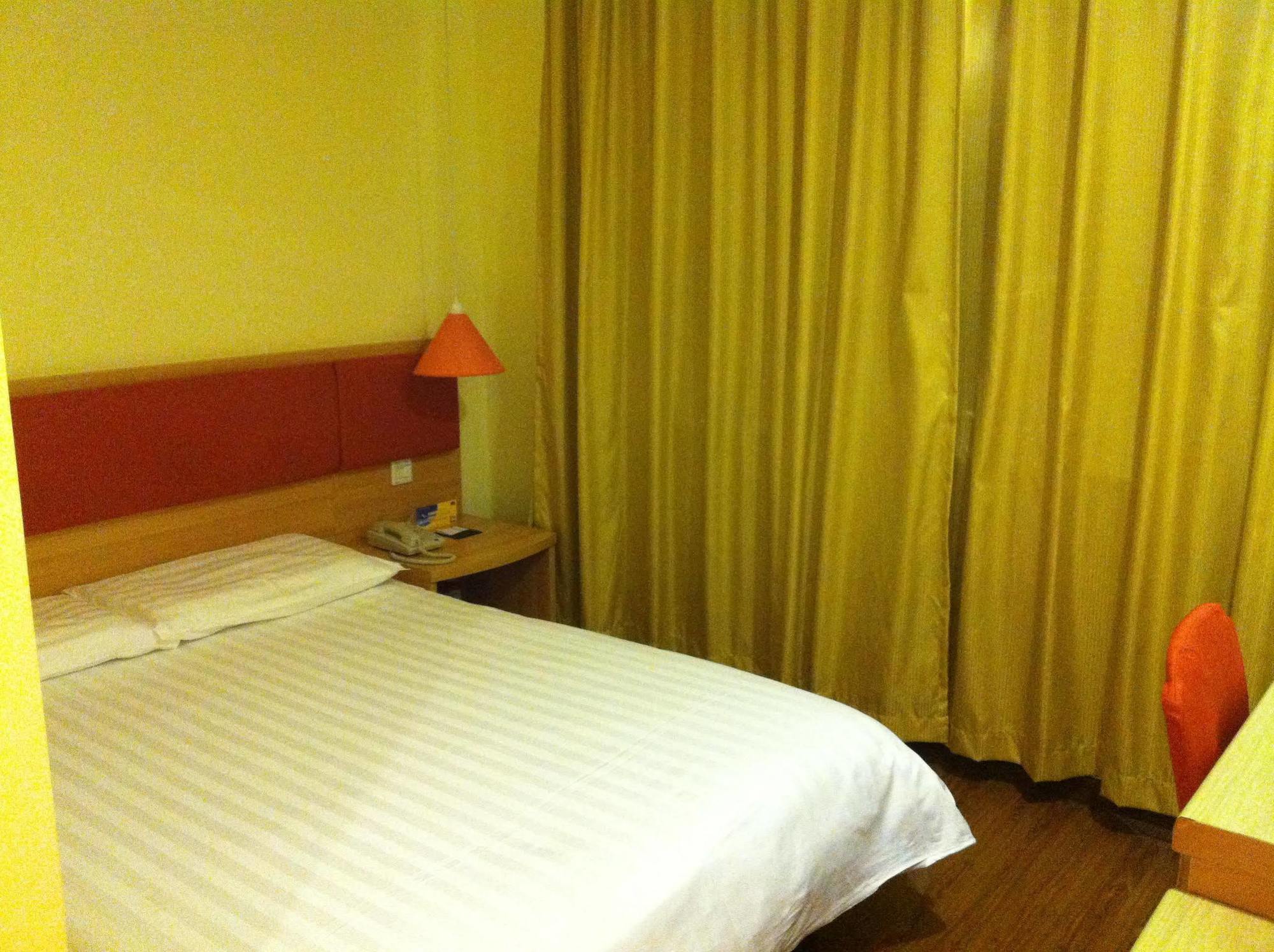 Home Inn Shanghai Century Park Esterno foto